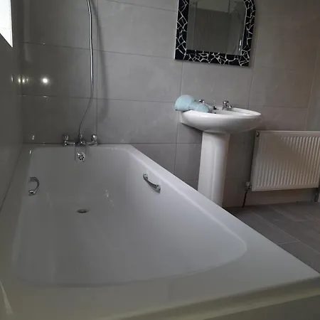 Holiday home Crowe's Bridge House